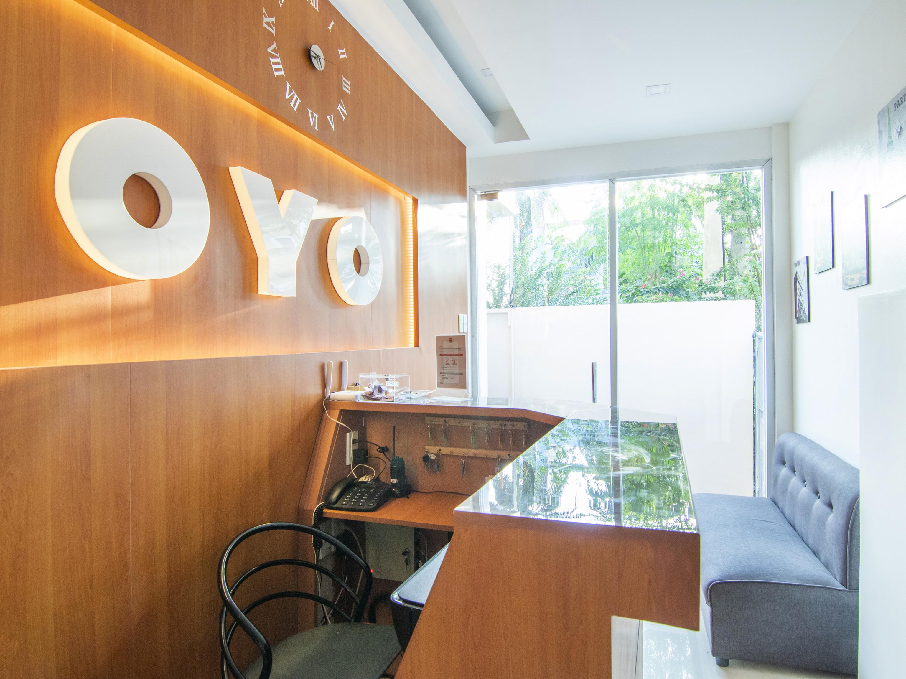 Oyo 431 Apollo 11 Apartelle Pasay Buitenkant foto