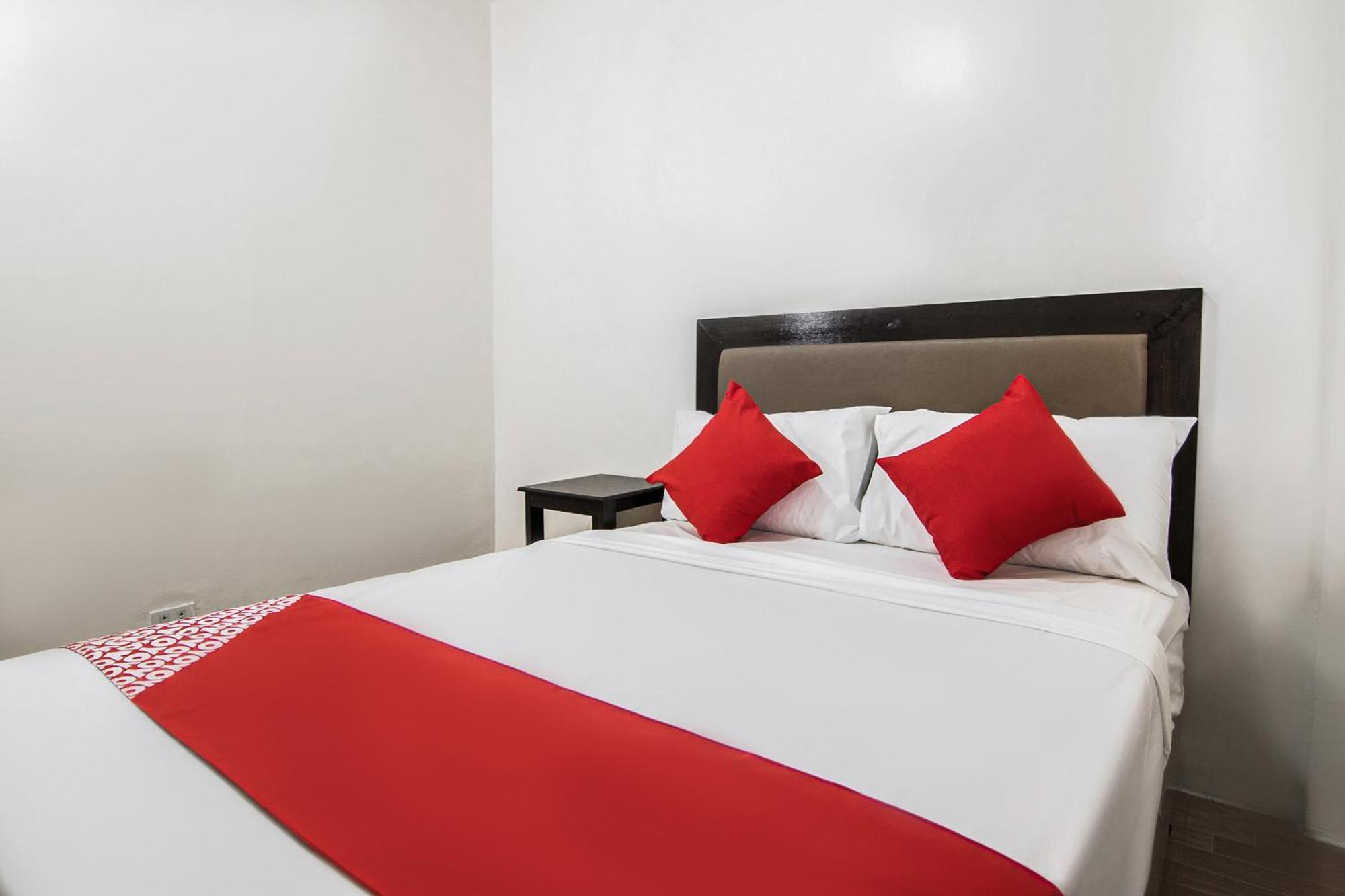 Oyo 431 Apollo 11 Apartelle Pasay Buitenkant foto