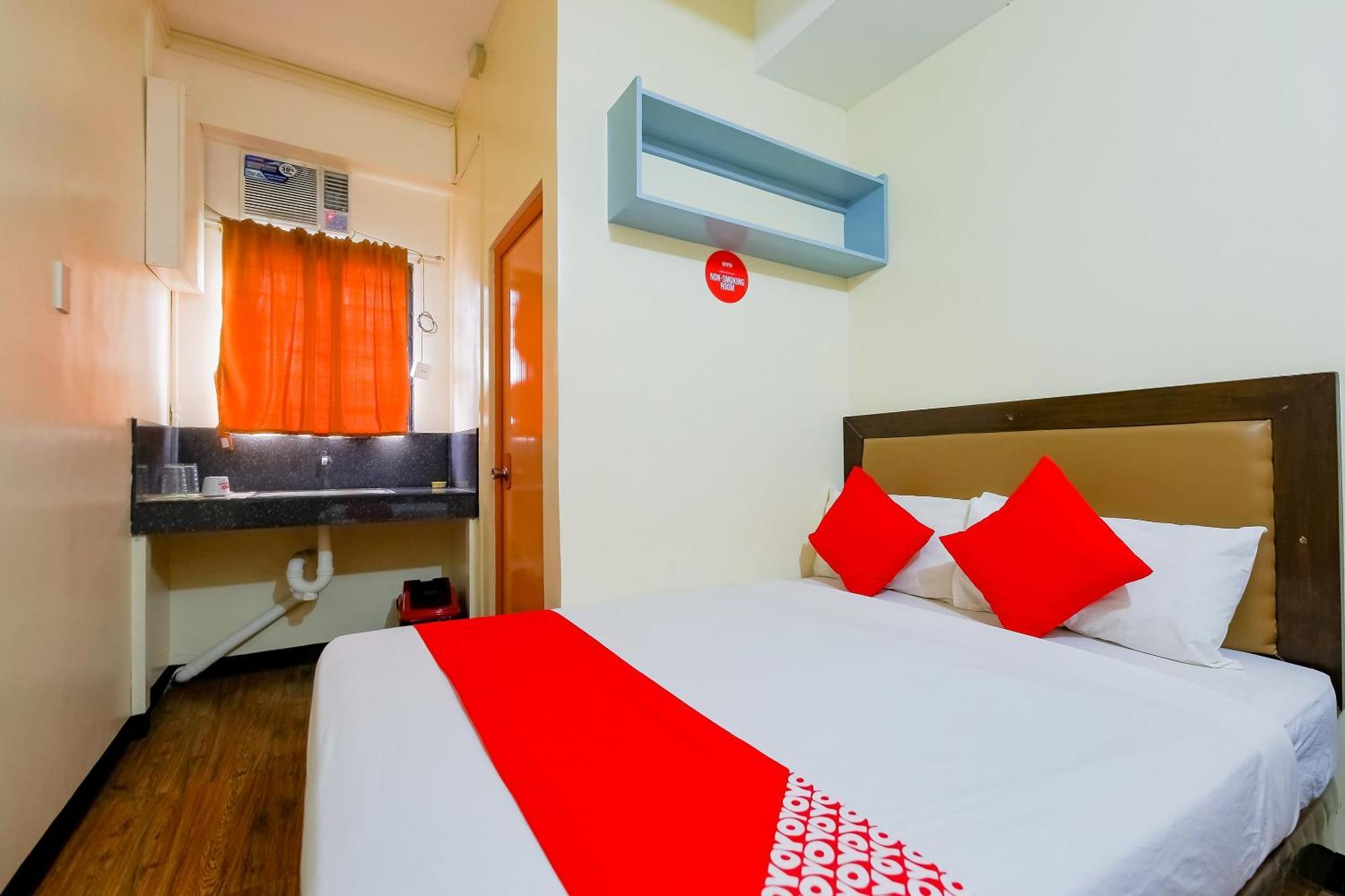Oyo 431 Apollo 11 Apartelle Pasay Buitenkant foto