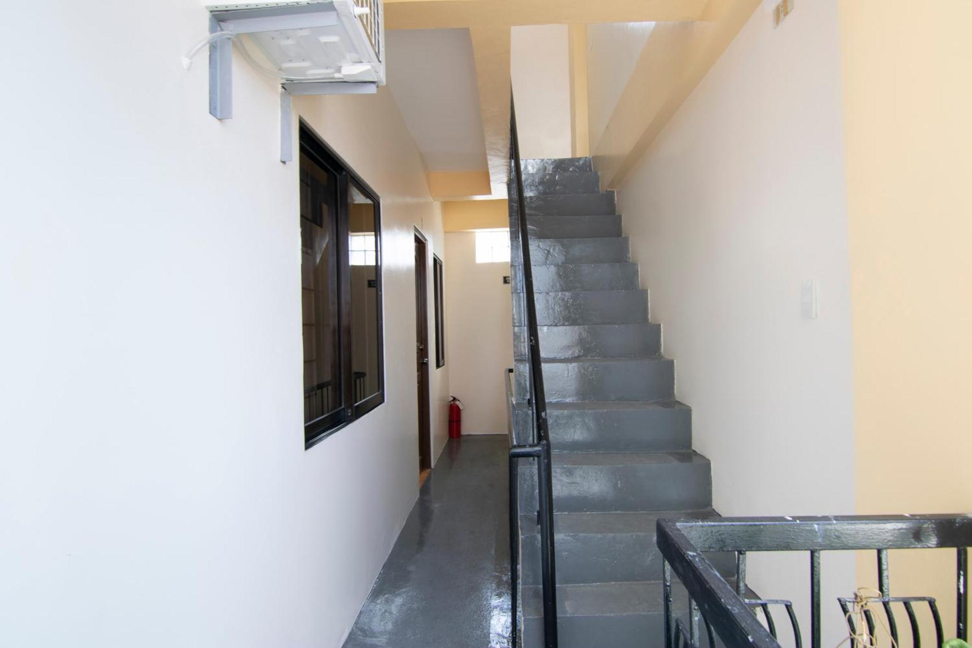 Oyo 431 Apollo 11 Apartelle Pasay Buitenkant foto