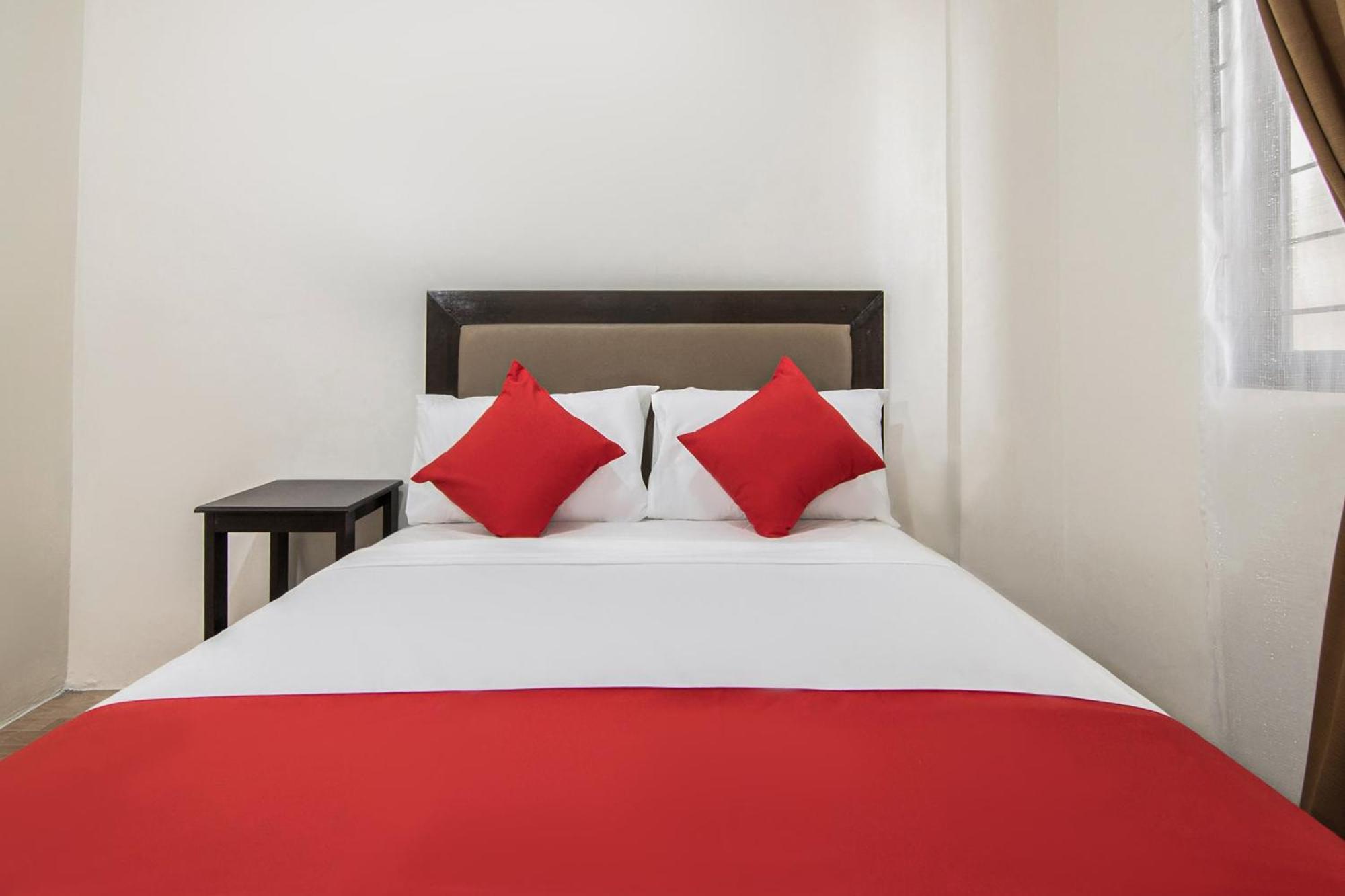Oyo 431 Apollo 11 Apartelle Pasay Buitenkant foto