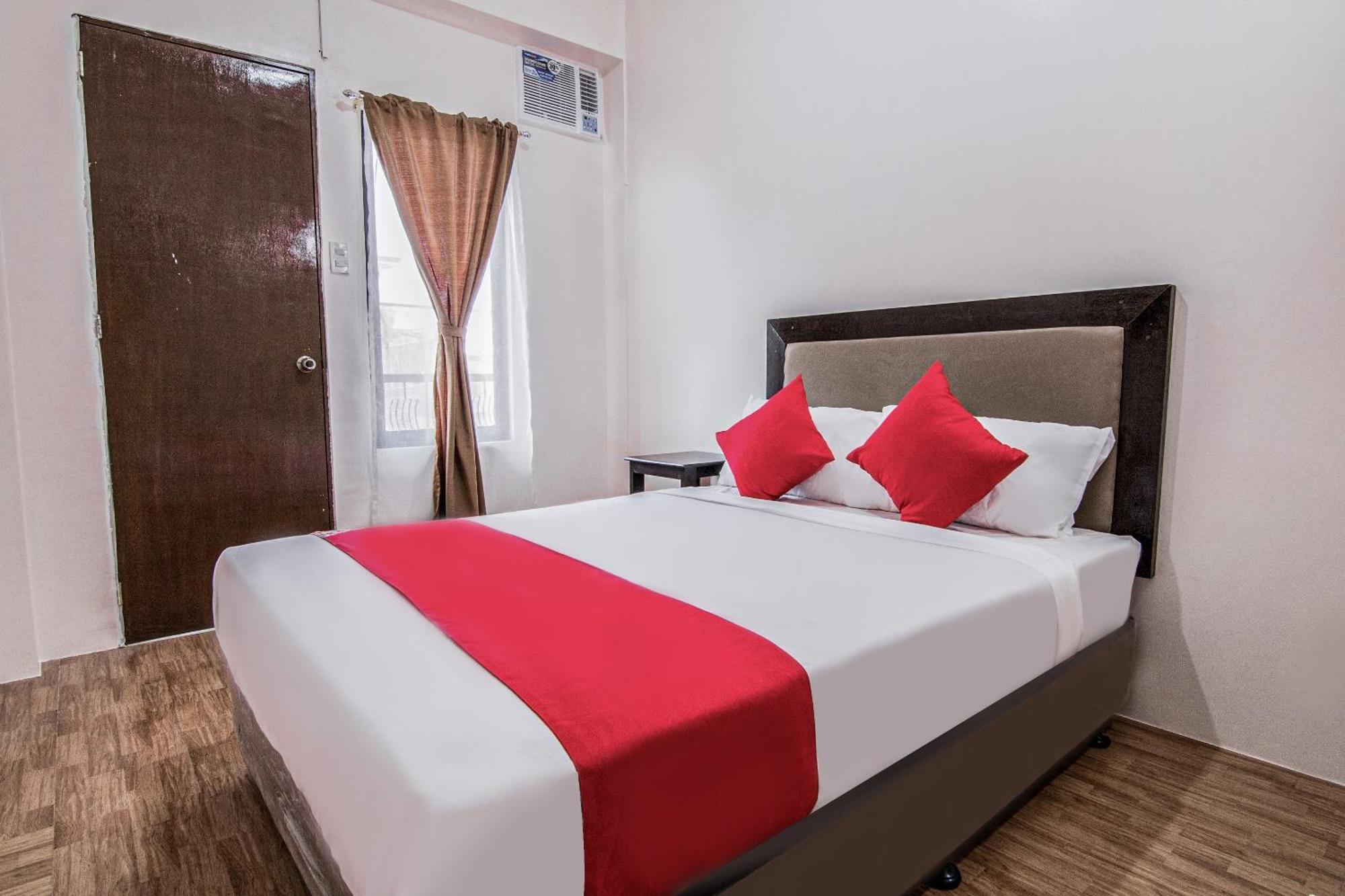 Oyo 431 Apollo 11 Apartelle Pasay Buitenkant foto