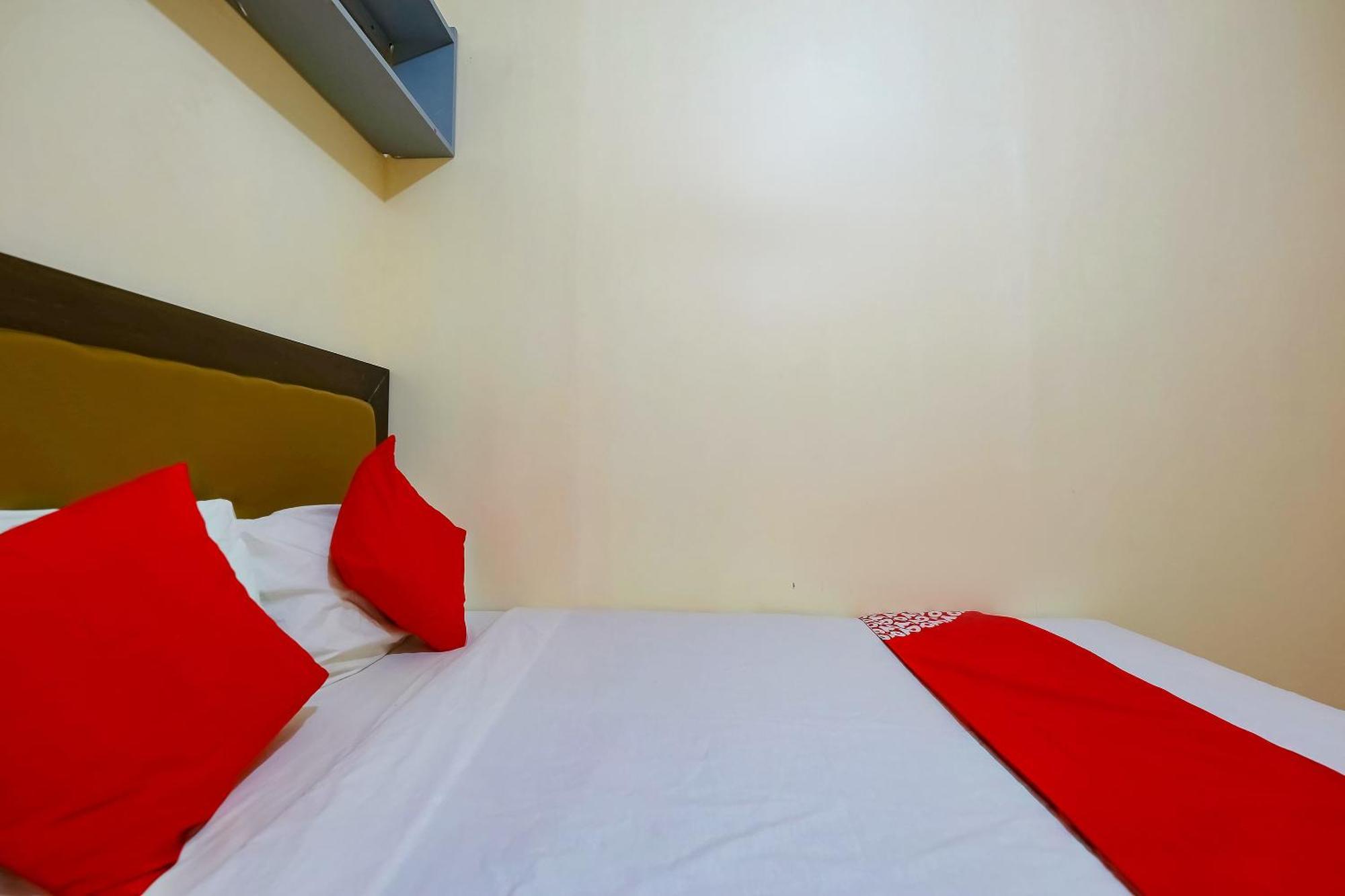 Oyo 431 Apollo 11 Apartelle Pasay Buitenkant foto